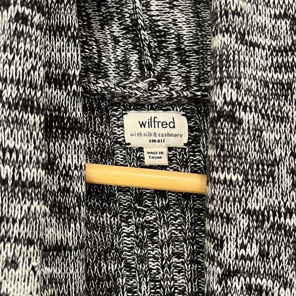 Aritizia Wilfred sweater size small - Picture 2 of 2